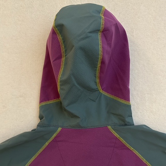 Columbia Women's ‘Sweet As Softshell Berry Jam’ Omni-Shield Jacket - Picture 9 of 12